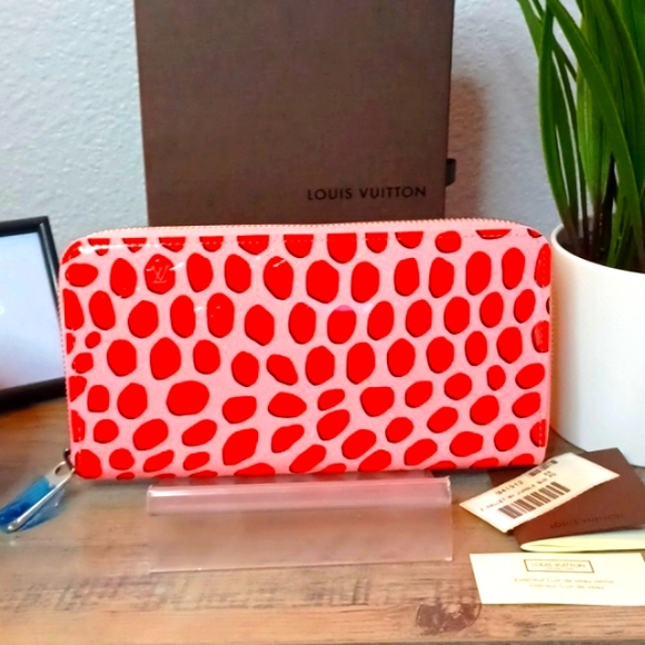 Louis Vuitton Handbags - NIB LV Limited Edition Jungle Dot Sugar Poppy Monogram Vernis Zippy Wallet🩷